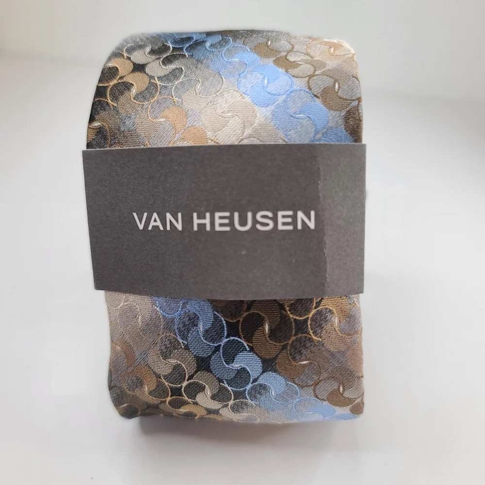 VAN HEUSEN Brown & Blue Neck Tie. New With Tags.